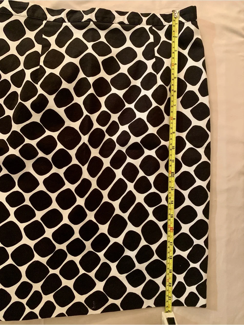 Michael Kors Black and White Pebble-Print Pencil Skirt
